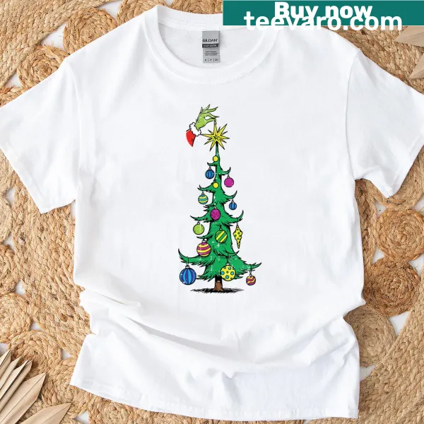 Illustration of a Christmas tree with a star for holiday celebrations