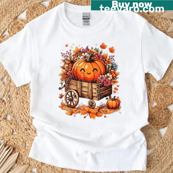 Vintage-style autumn T-shirt featuring a classic pumpkin design