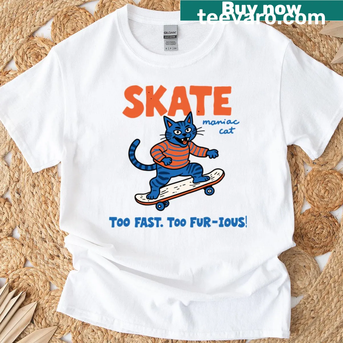 Oversized T-shirt with a cartoon of a fast-skating cat — on a men's t-shirt