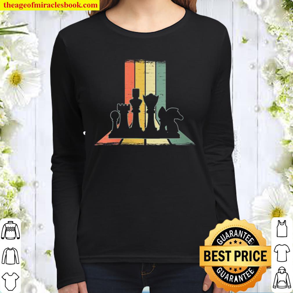 Womens Vintage Chess Player Retro Sunset Design Chess Pieces Women Long Sleeved