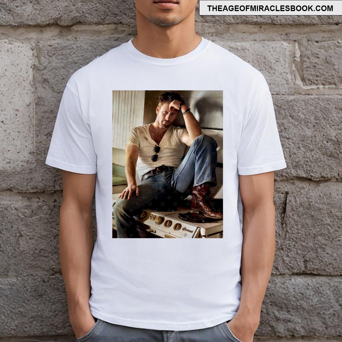 Glen Powell Stylish T-shirt